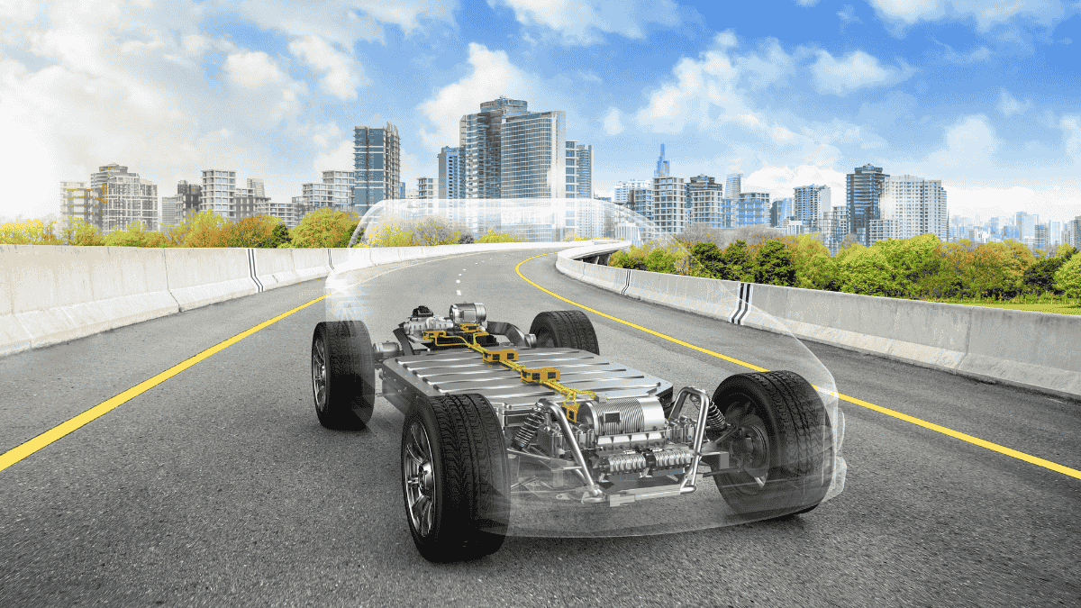 3D-Visualisierung eines Fahrzeug-Chassis mit sichtbarem Elektromotor und Batterieeinheit zur Veranschaulichung verschiedener E-Antriebsarten.