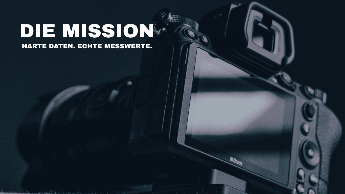 Nikon Kamera als Symbol für die präzise Dokumentation der WaTTamWaTT Mission an der Nordseeküste.